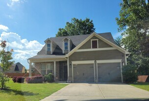 1207 Silvercrest Ct SW in Powder Springs, GA - Building Photo