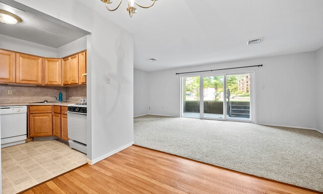 The Yorklyn Apartments and Townhomes in York, PA - Foto de edificio - Building Photo