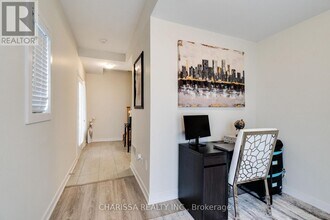 590 N Service Rd in Hamilton, ON - Building Photo - Building Photo