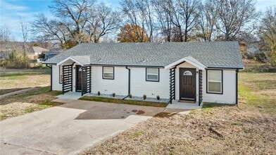 302 Trailside Ter in Springdale, AR - Building Photo - Building Photo