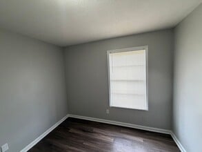 4169 Double Tree St, Unit B in Memphis, TN - Foto de edificio - Building Photo