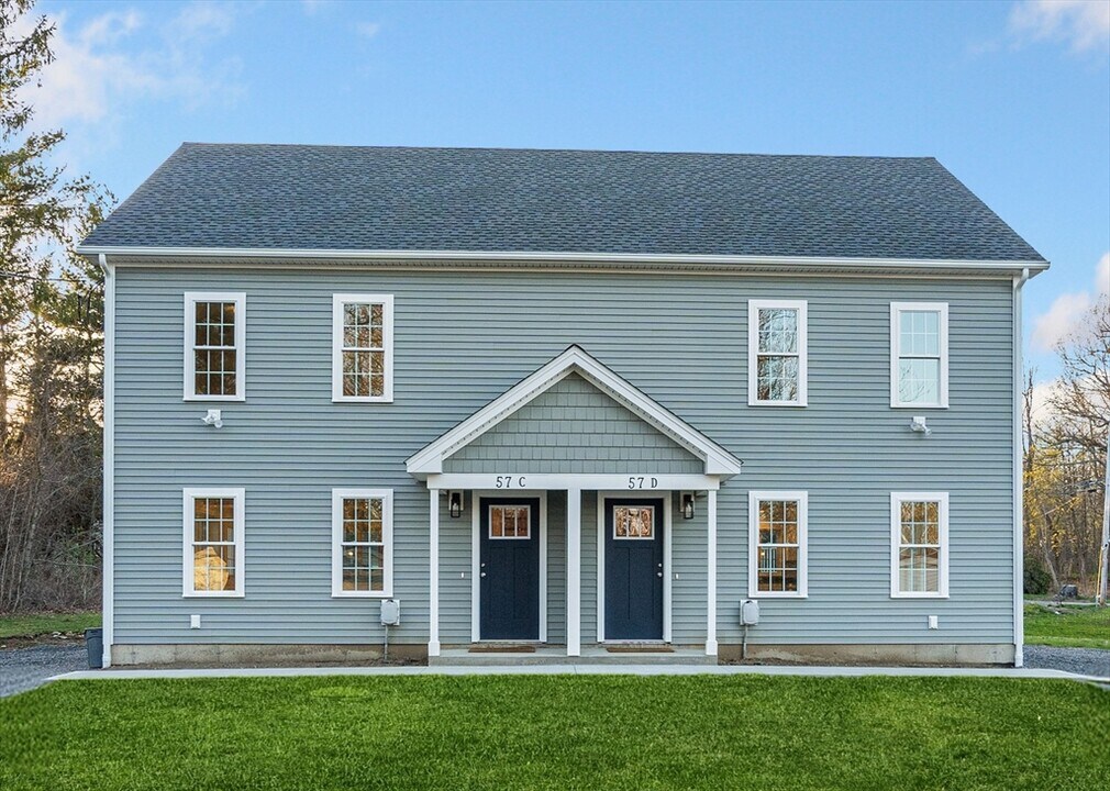 57 Maple Ave in Rutland, MA - Building Photo