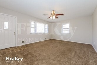413 Holtz Ave in Excelsior Springs, MO - Building Photo - Building Photo
