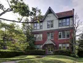 2120 Douglass Blvd in Louisville, KY - Building Photo