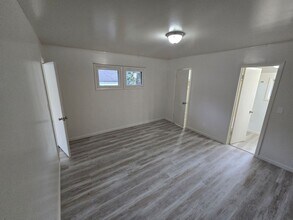 526 N 8th St in Klamath Falls, OR - Foto de edificio - Building Photo