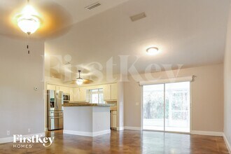 1009 Lasseter St in North Port, FL - Foto de edificio - Building Photo