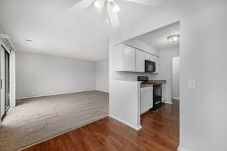 11812 Arbor St in Omaha, NE - Building Photo - Building Photo