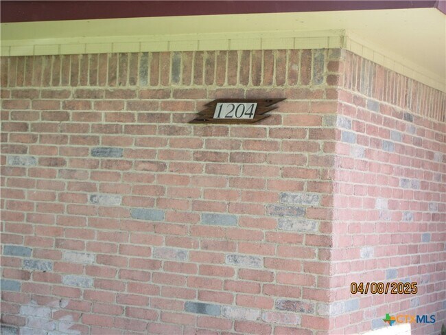 1204 Wales Dr in Killeen, TX - Building Photo - Building Photo