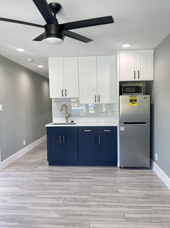 4819 Gladiator Cir