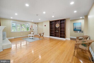 9201 Rosemont Dr in Gaithersburg, MD - Building Photo - Building Photo