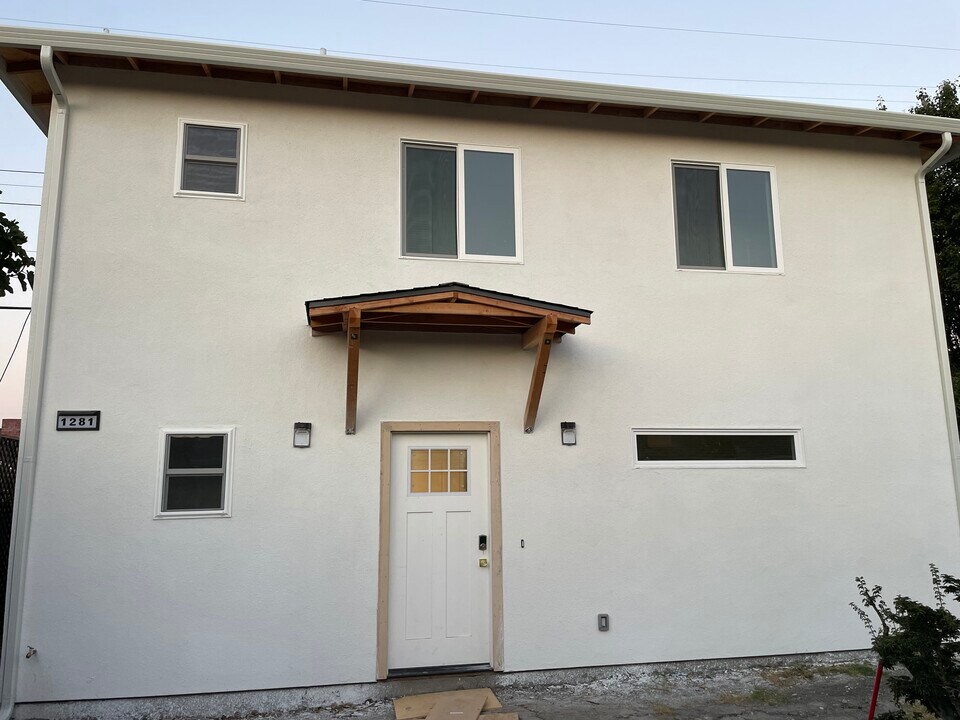 1279 Las Palmas Dr in Santa Clara, CA - Foto de edificio