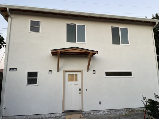 property at 1279 Las Palmas Dr