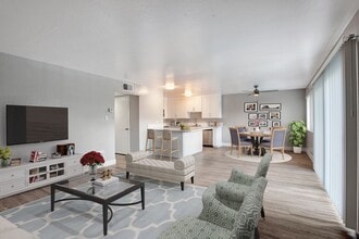 Moxy Apartments in Sacramento, CA - Building Photo - Building Photo