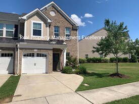 468 Panorama View Loop in Cary, NC - Building Photo