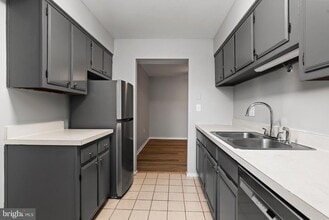 4341 Carlisle Pike in Mechanicsburg, PA - Foto de edificio - Building Photo