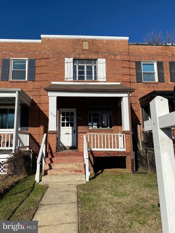 property at 206 Lynhaven Dr