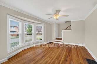 715 E 60th St in Indianapolis, IN - Foto de edificio - Building Photo