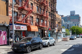 170 Delancey St in New York, NY - Building Photo - Building Photo