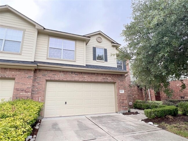 5323 Brookway Dr