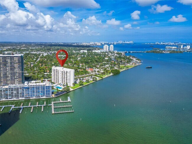 880 NE 69th St in Miami, FL - Building Photo - Building Photo