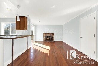 121 Radcliffe Dr in Vallejo, CA - Building Photo - Building Photo