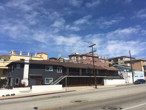 500 N Helberta Ave in Redondo Beach, CA - Building Photo - Building Photo