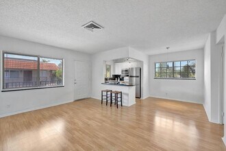 3030 NE 5th Terrace, Unit 8 in Wilton Manors, FL - Building Photo - Building Photo