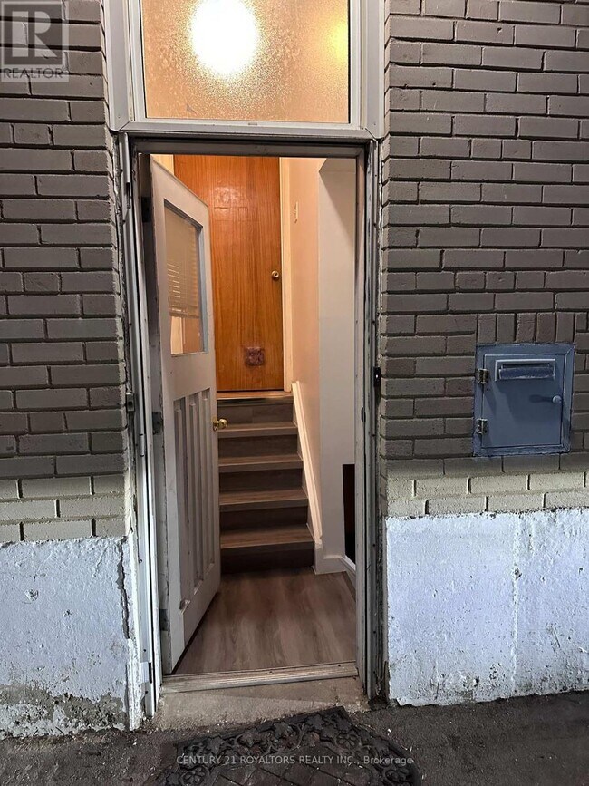 50 Marbury Crescent in Toronto, ON - Building Photo - Building Photo