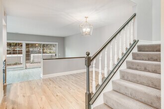 470 Providence Ct in Long Beach, CA - Foto de edificio - Building Photo