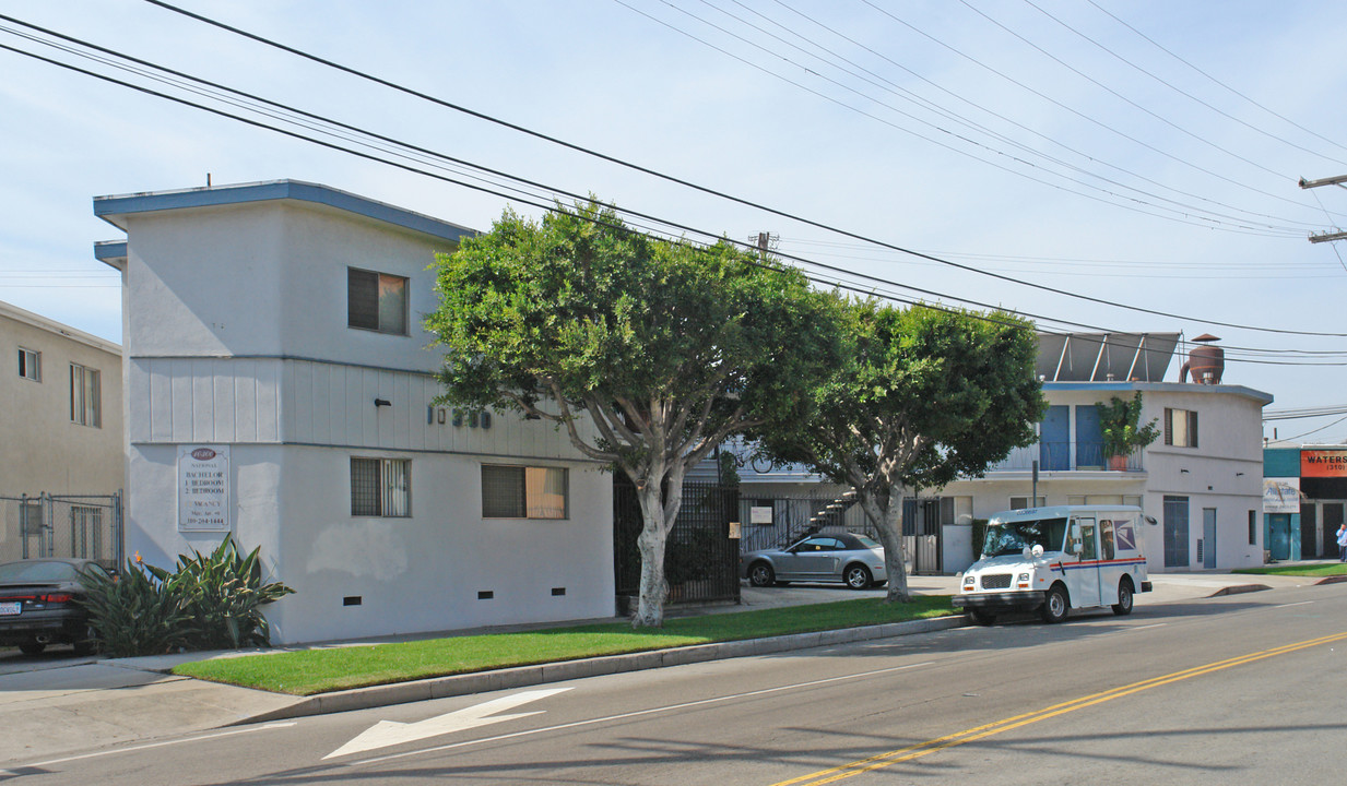 National-10300 in Los Angeles, CA - Building Photo