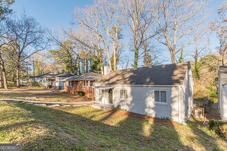 1376 Westmont Rd SW in Atlanta, GA - Building Photo - Building Photo
