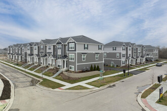 The Townes at Oak Creek in Mundelein, IL - Foto de edificio - Building Photo