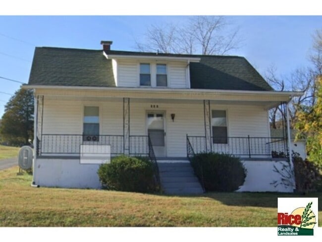 property at 905 Lusters Gate Rd