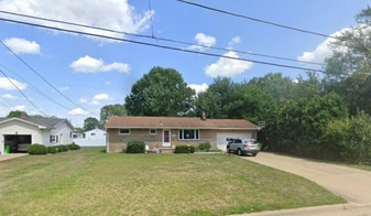 364 Reed Ave NW in North Canton, OH - Building Photo