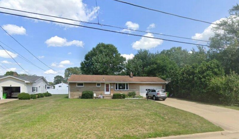 364 Reed Ave NW in North Canton, OH - Foto de edificio