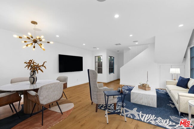 1062 S Alfred St in Los Angeles, CA - Building Photo - Building Photo