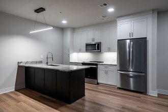 The Hazelton in Royal Oak, MI - Building Photo - Interior Photo