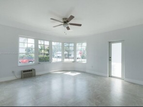 620 12th St, Unit 2 in Miami Beach, FL - Building Photo - Building Photo