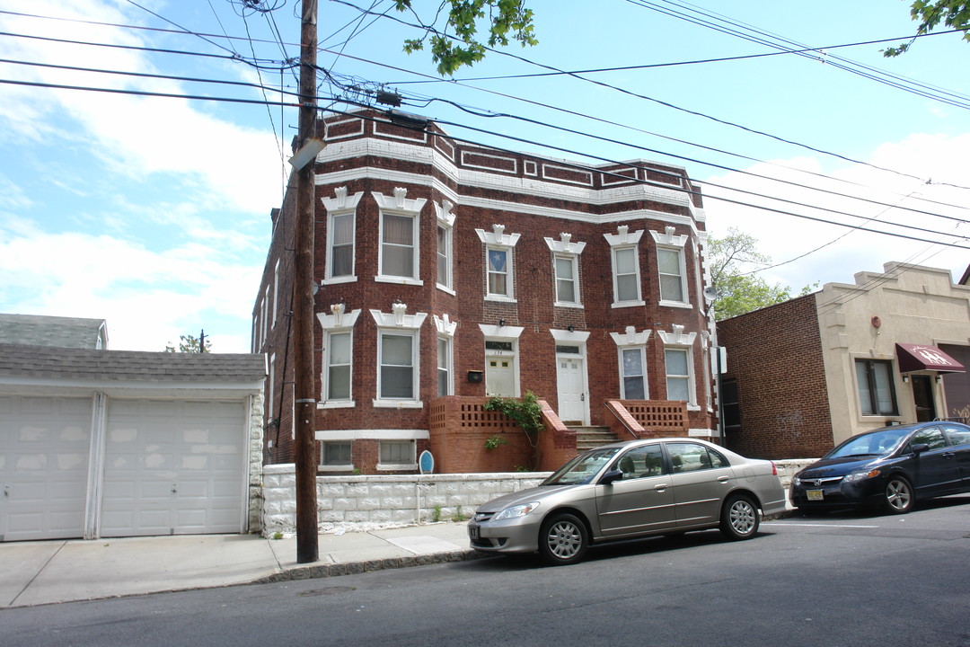 132-134 Patterson Ave in Perth Amboy, NJ - Foto de edificio