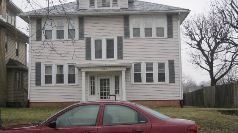 1005 Broad Ave NW-Unit -100 in Canton, OH - Building Photo