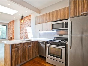 540 Bainbridge St in Brooklyn, NY - Building Photo - Interior Photo