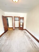 1203 E Brady St, Unit A in Milwaukee, WI - Foto de edificio - Building Photo