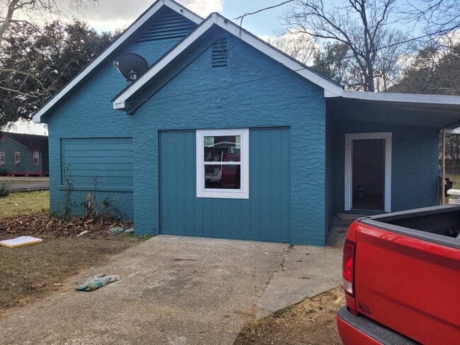3067 Duke St in Baton Rouge, LA - Building Photo - Building Photo