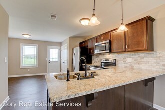 96 Holland Dr in Clarksville, TN - Building Photo - Building Photo