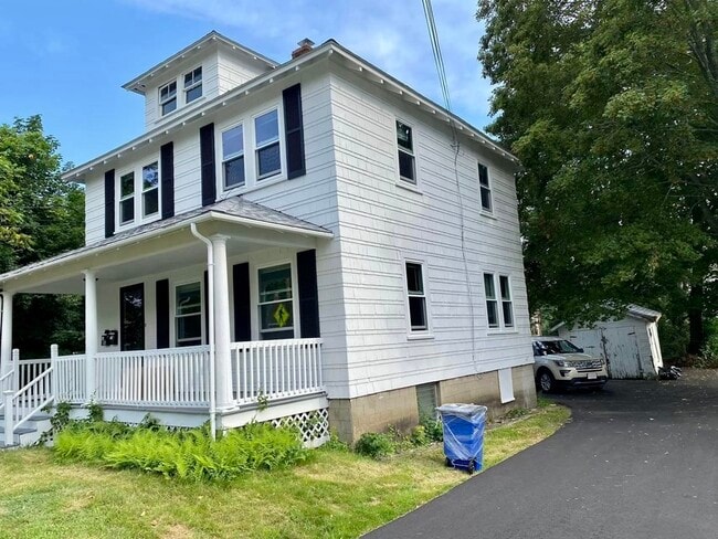 261 Park St in Stoughton, MA - Building Photo - Building Photo