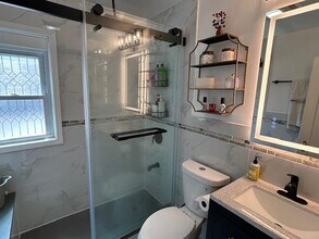 47 Berwick Rd in Hewlett, NY - Building Photo - Building Photo