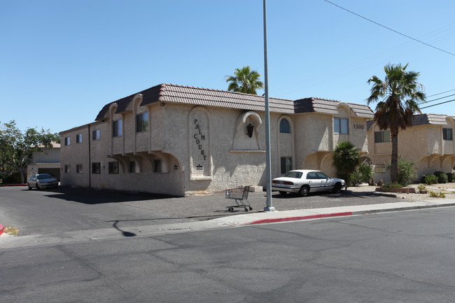 Palm Court Apartments in Las Vegas, NV - Building Photo - Building Photo