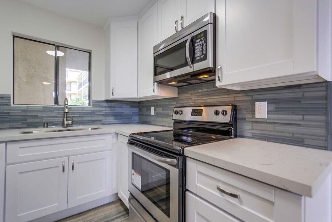 3535 Monroe Ave in San Diego, CA - Building Photo