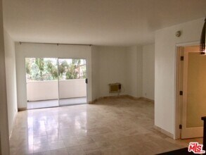 3949 Los Feliz Blvd in Los Angeles, CA - Building Photo - Building Photo
