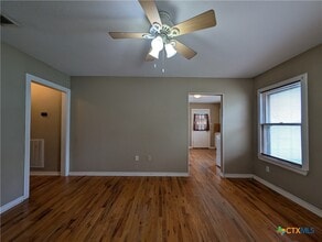 1185 W Mill St in New Braunfels, TX - Building Photo - Building Photo